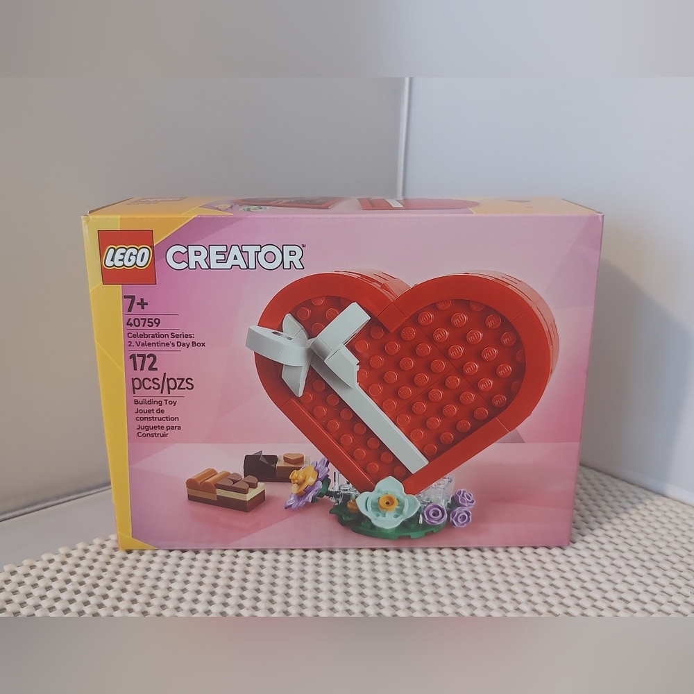 Lego 40759 Valentine's Day Box Celebration Series 2 NWT Building Toy Set